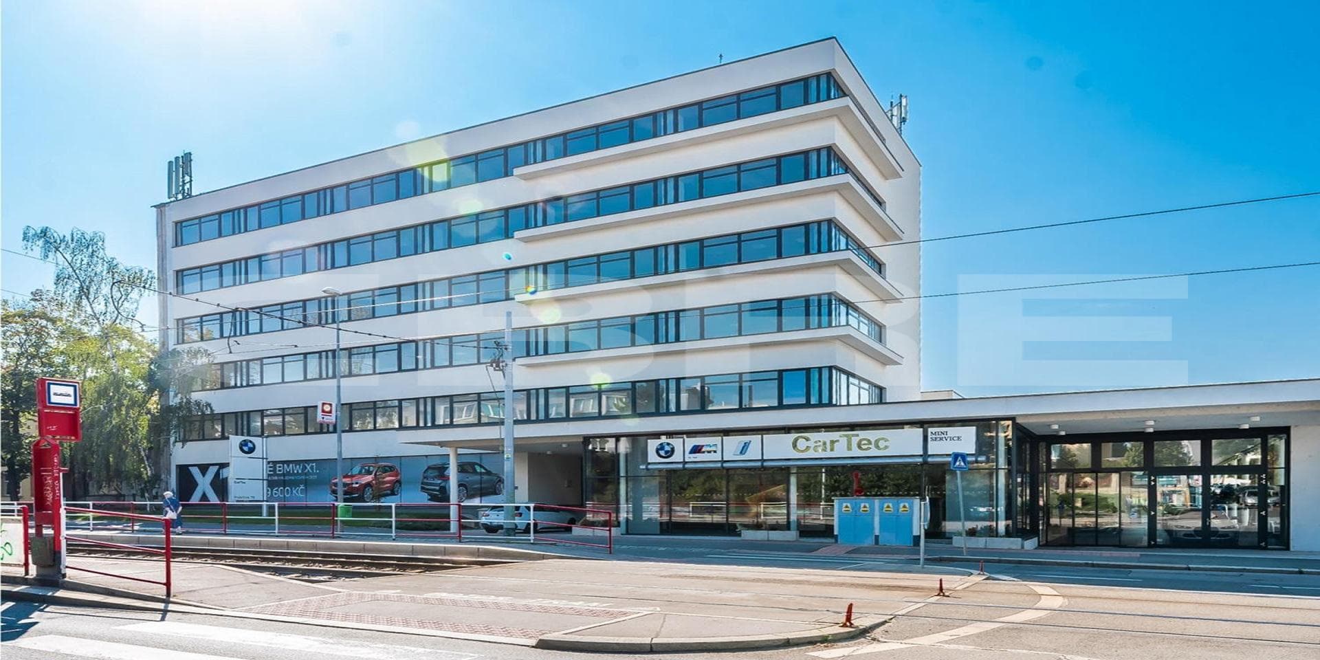 Pronájem SHOWROOM A KANCELÁŘE - Praha - Strašnice - 339 m2