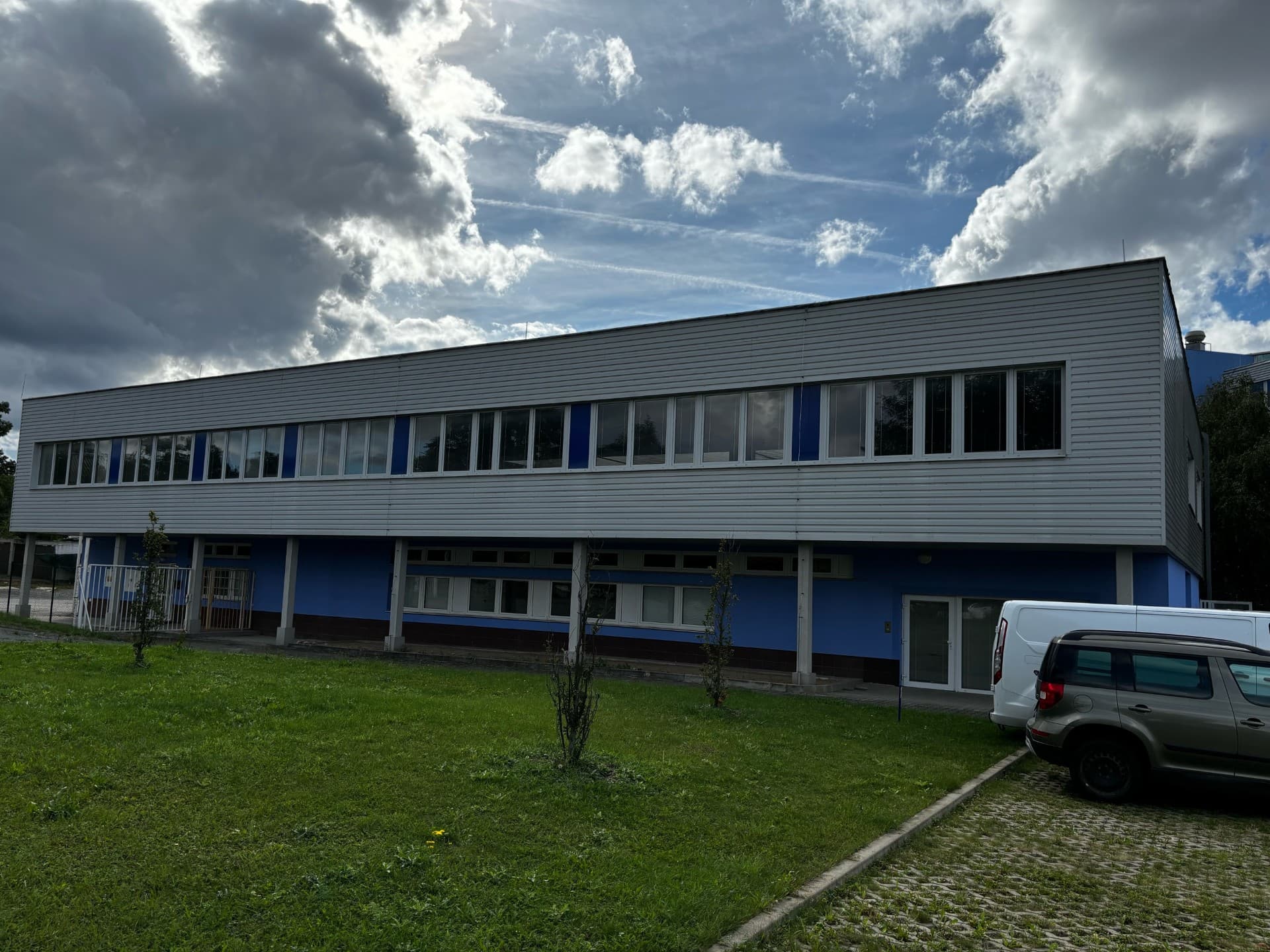 Administrativní budova Třebohostická, Novostrašnická, Praha 10 - Strašnice
