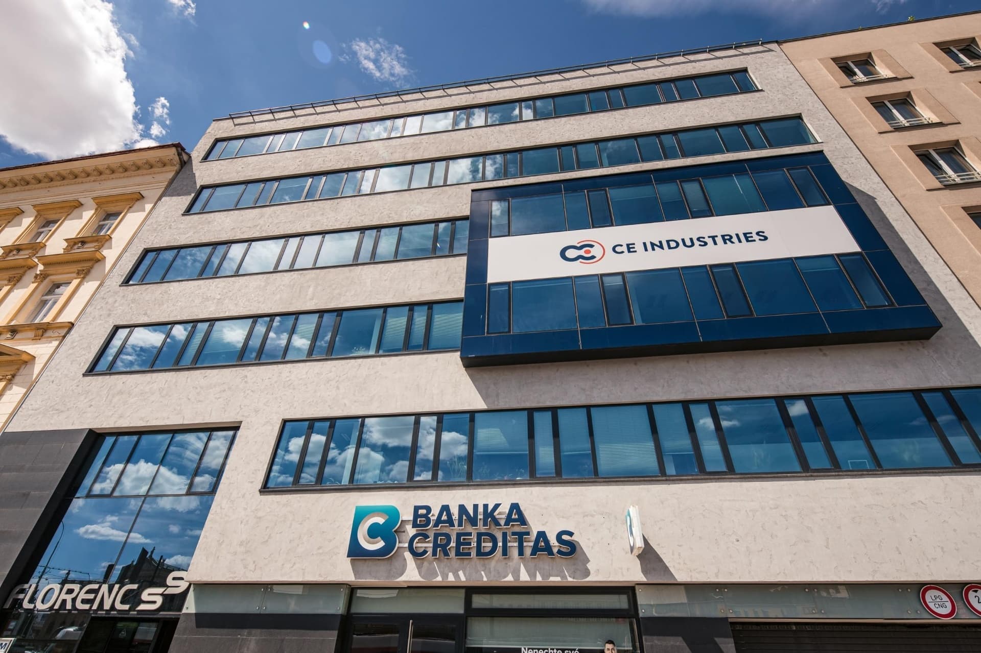 S9, Sokolovská, Praha 8 - Karlín